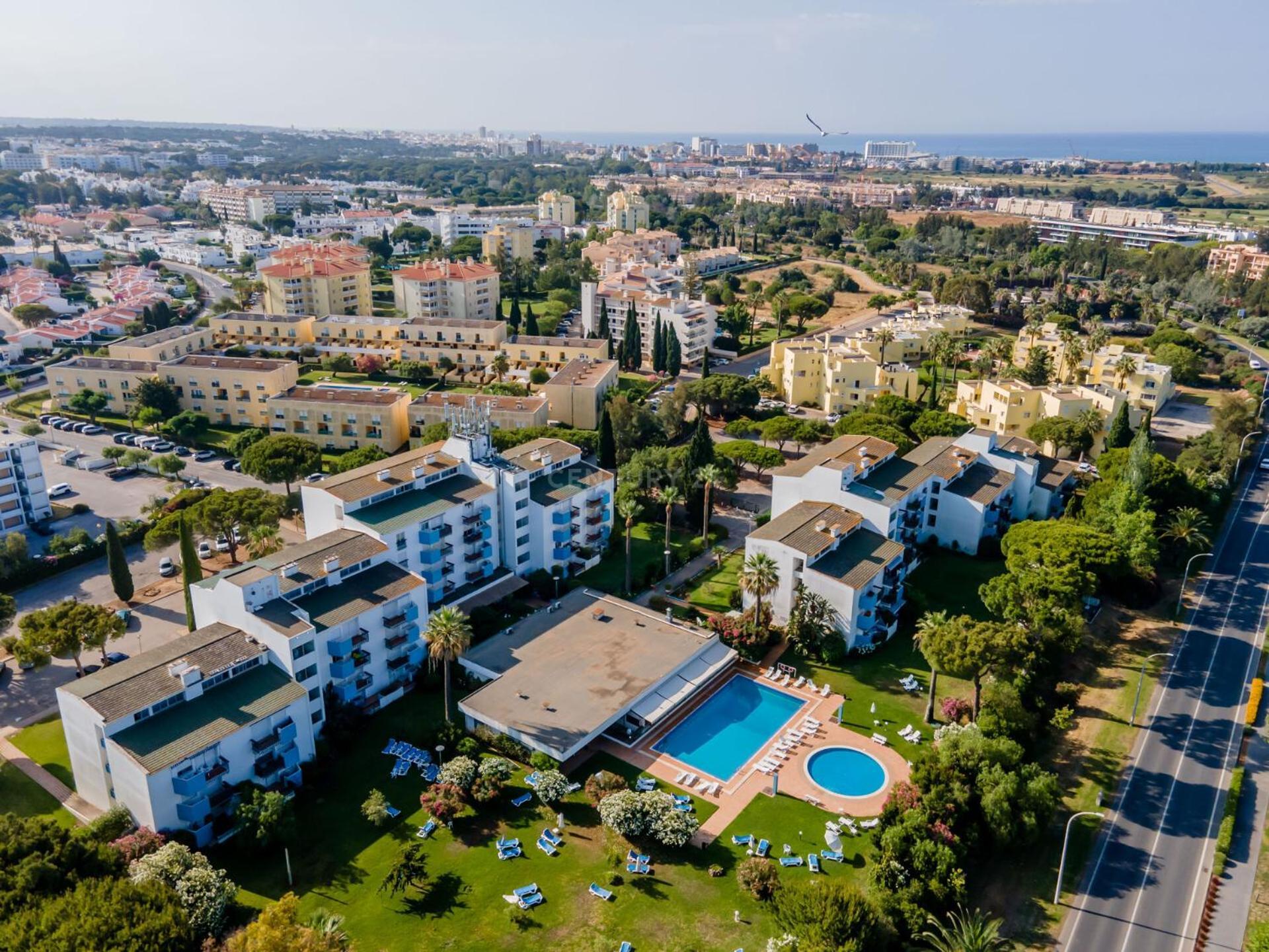 Algarve,quarteira Azul *
